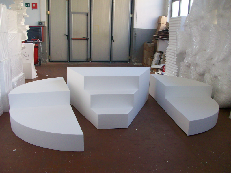 scenografia in polistirolo realizzazione-pedana-in-polistirolo