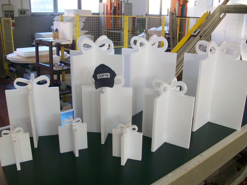 scenografie in polistirolo realizzazione-pacchi-in-polistirolo